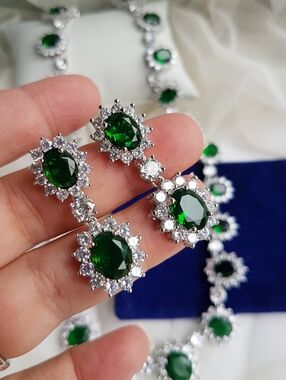 Swarovski Elements Platinum Plated Emerald Green Diana Drop Earrings NEW